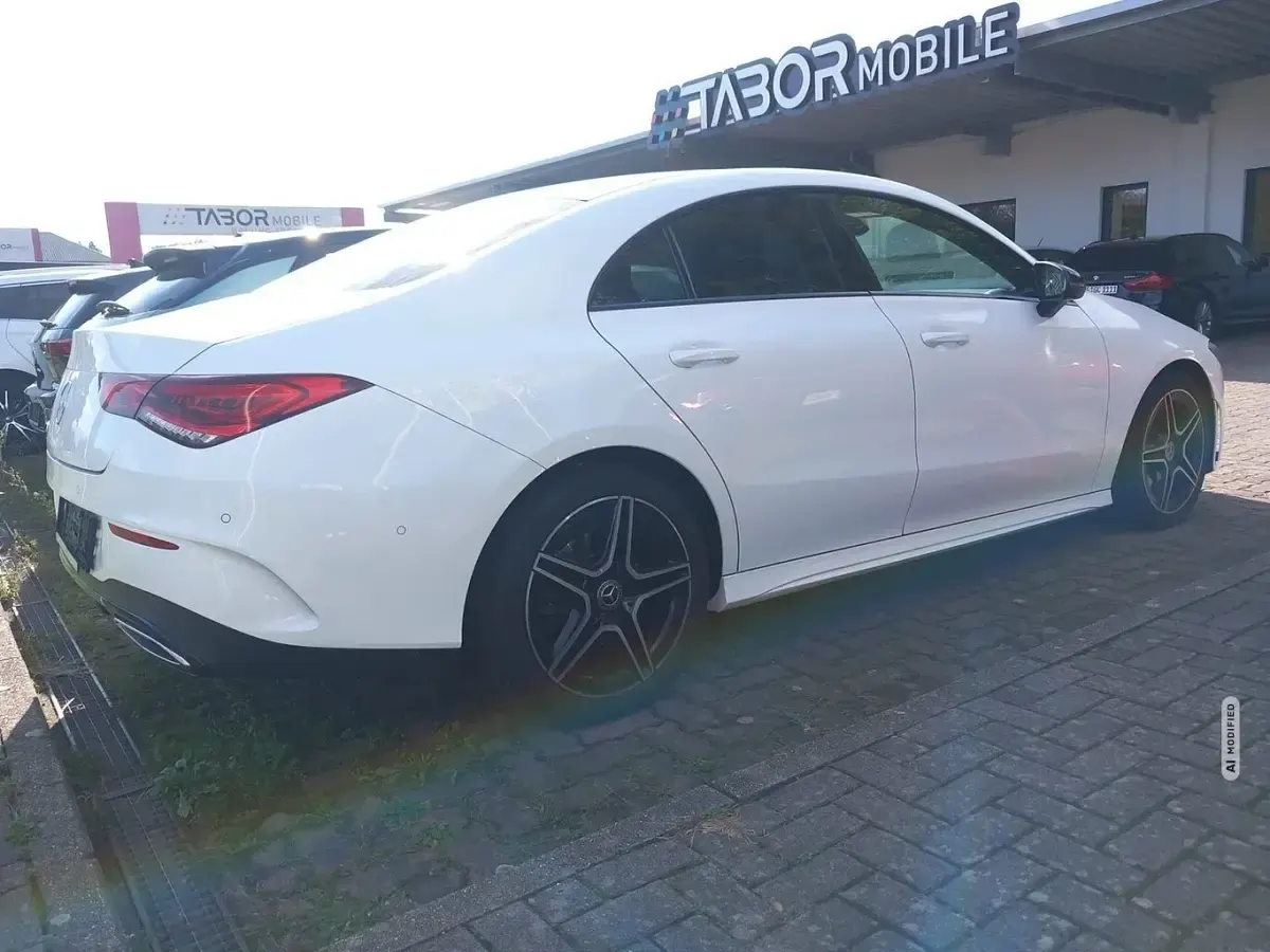 Gebraucht Mercedes CLA200 AMG line 163 PS (119 kW) 2022 Weiß Coupé