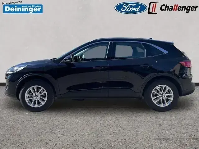 Używany Ford Kuga Titanium 224 KM (164 kW) 2022 Czarny SUV