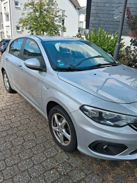 Gebraucht Fiat Tipo Easy 120 PS (88 kW) 2017 Silber Limousine