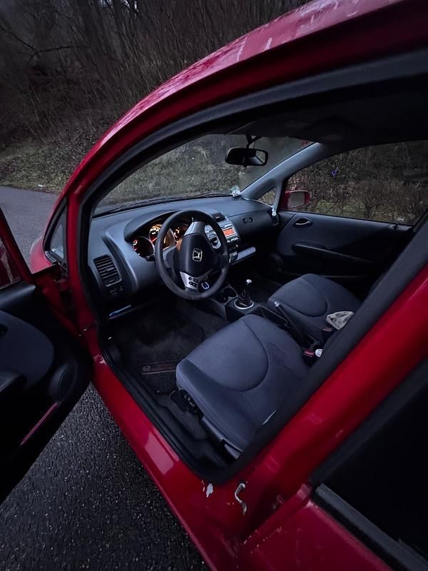 Gebraucht Honda Jazz 83 PS (61 kW) 2005 Rot Kleinwagen