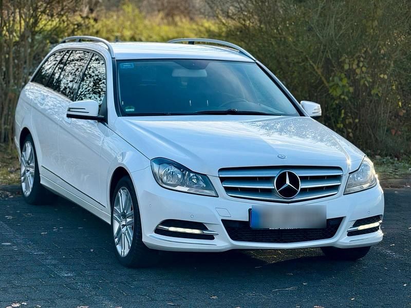 Weiß Gebraucht 2012 Mercedes C220 Kombi | 9.600 € (Fairer Preis) - Bild 1/4