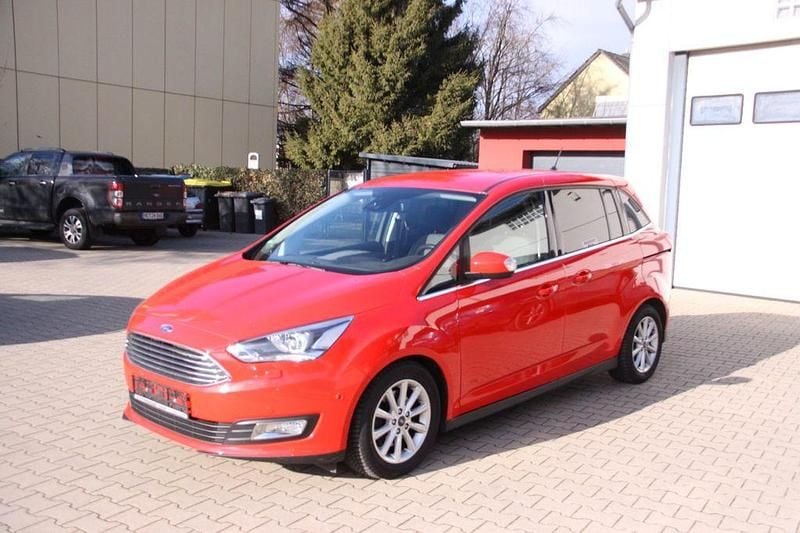 Rot Gebraucht 2018 Ford Grand C-Max Titanium Van / Kleinbus | 12.500 € (Fairer Preis) - Bild 1/4