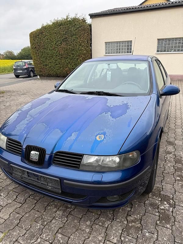 Blau Gebraucht 2003 Seat Leon Limousine | 1.799 € (Fairer Preis) - Bild 1/4