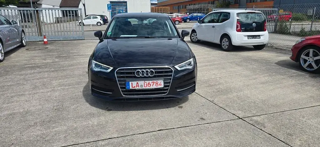 Gebraucht Audi A3 Attraction 110 PS (80 kW) 2014 Schwarz Limousine