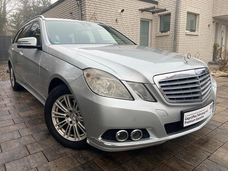 Gebraucht Mercedes E220 Elegance 170 PS (125 kW) 2011 Silber Kombi