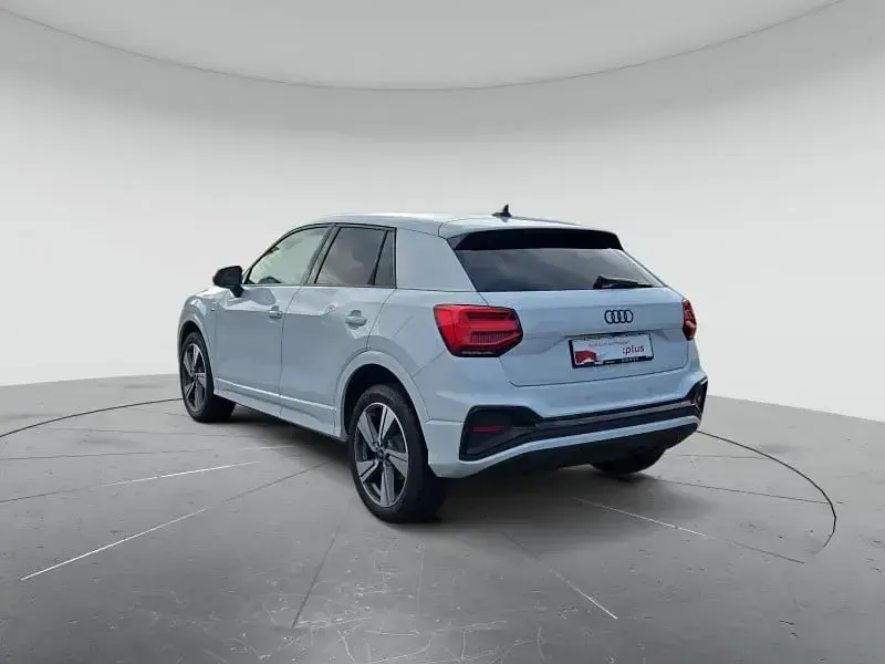 Gebraucht Audi Q2 S-Line 150 PS (110 kW) 2024 Gletscherweiß metallic SUV