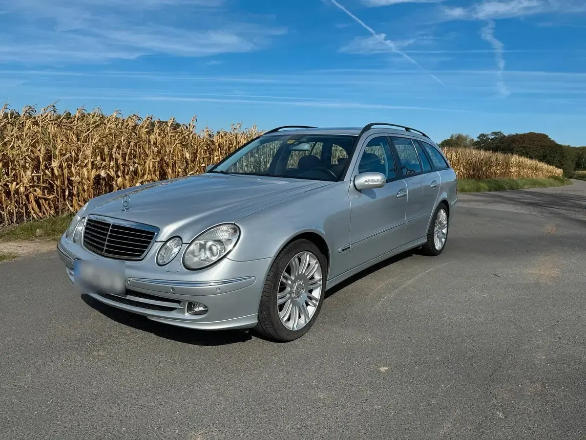 Używany Mercedes E280 Avantgarde 2005 Srebrny Kombi