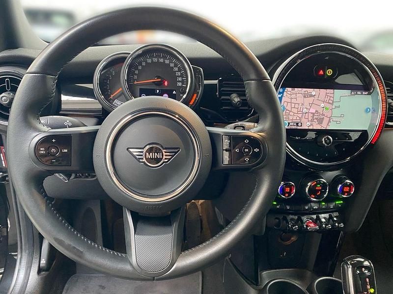 Gebraucht Mini Cooper Classic 136 PS (100 kW) 2023 Schwarz Kleinwagen