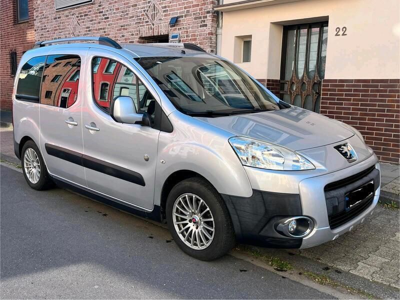 Grau Gebraucht 2010 Peugeot Partner Van / Kleinbus | 3.990 € (Fairer Preis) - Bild 1/4