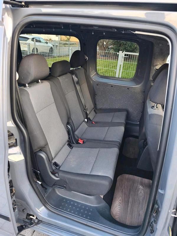 Gebraucht VW Caddy Maxi 102 PS (75 kW) 2017 Grau Van / Kleinbus
