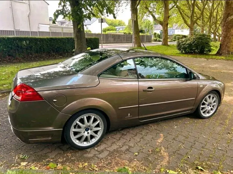 Gebraucht Ford Focus Cabriolet 145 PS (106 kW) 2008 Braun Cabrio