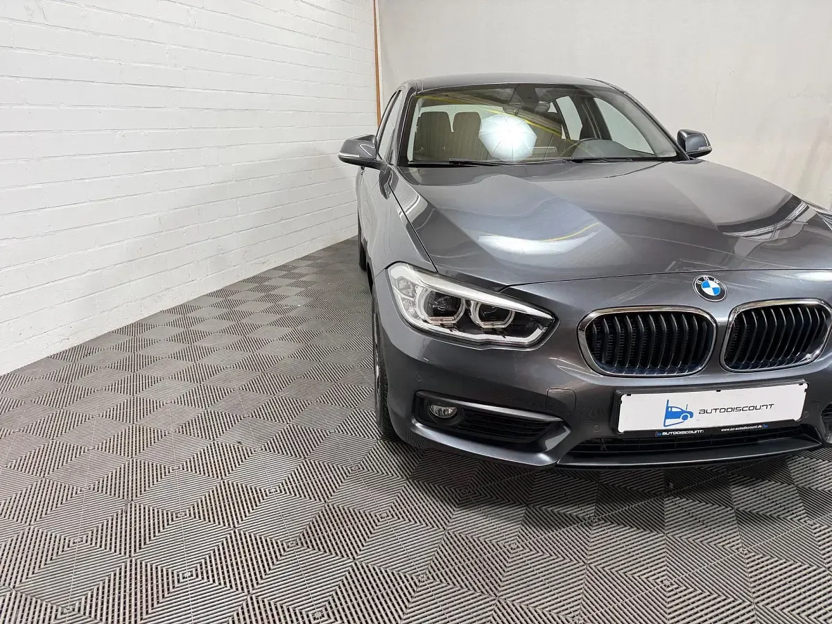 Gebraucht BMW 118 Advantage 136 PS (100 kW) 2018 Mineralgrau metallic Kleinwagen