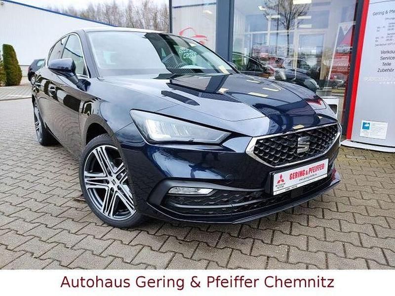 Blau Gebraucht 2022 Seat Leon XCELLENCE Limousine | 26.990 € (Teuer) - Bild 1/4