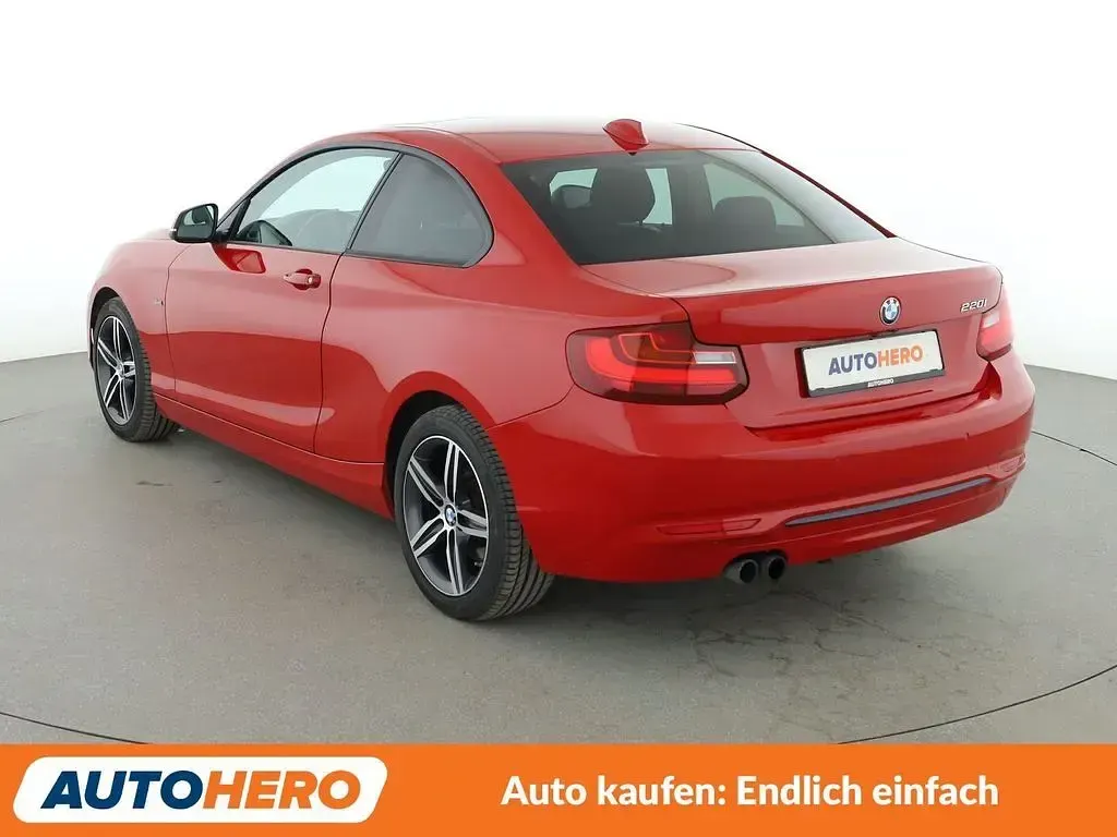 Gebraucht BMW 220 Sport Line 184 PS (135 kW) 2017 Rot Coupé