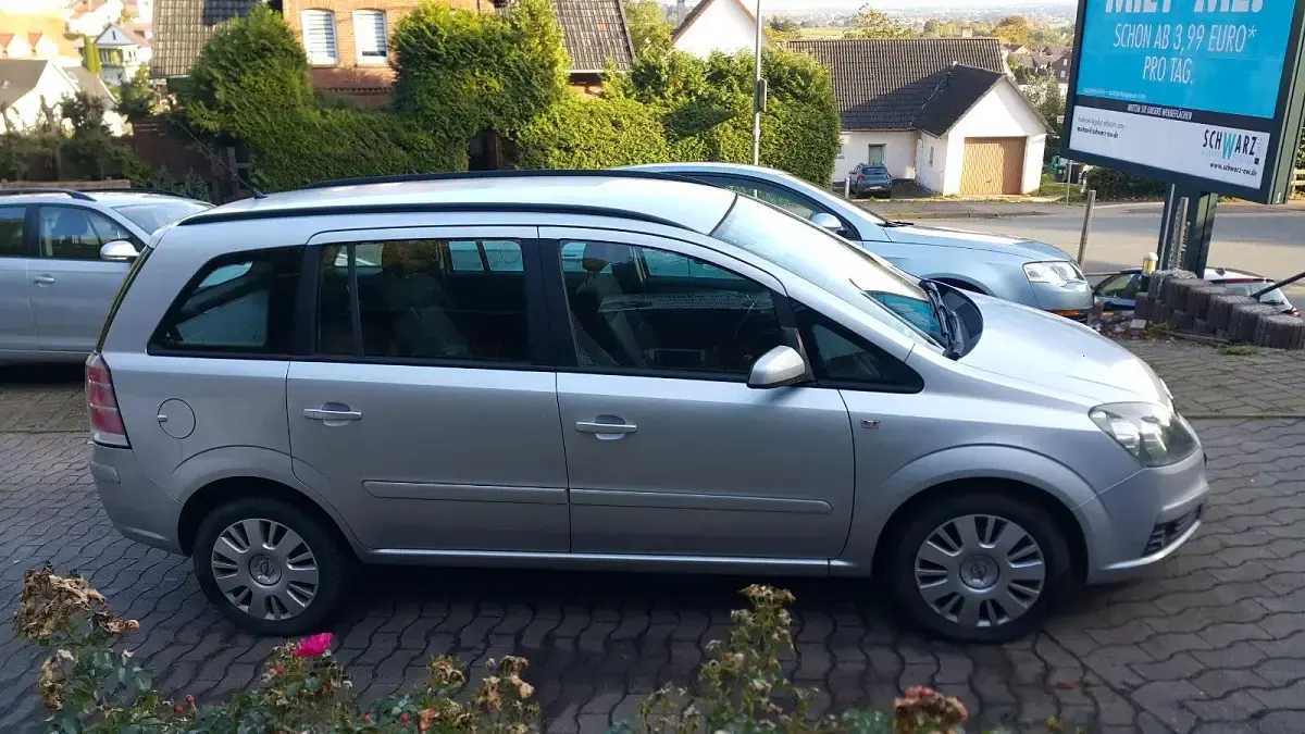 Gebraucht Opel Zafira 93 PS (68 kW) 2007 Silber Van / Kleinbus