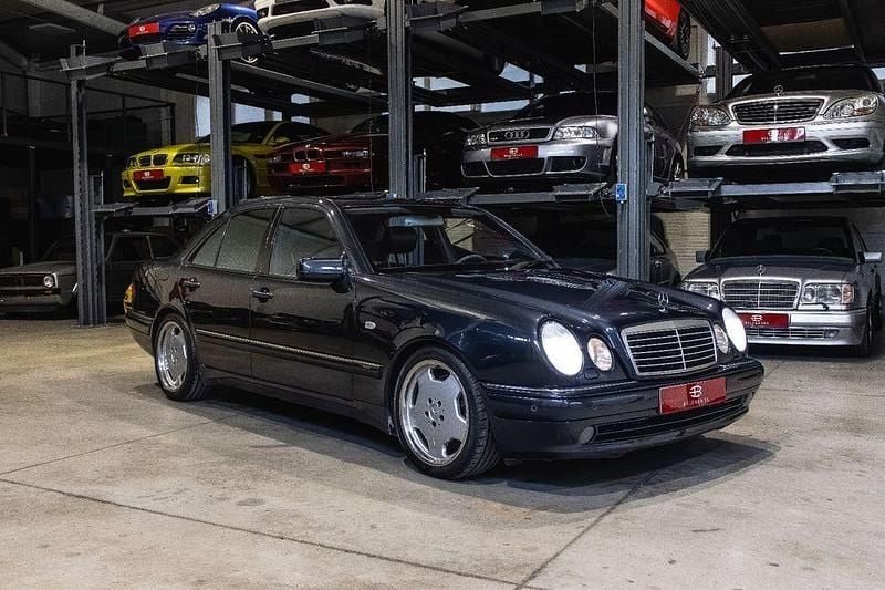 Grün Gebraucht 1998 Mercedes E55 AMG AMG Limousine | 13.000 € (Fairer Preis) - Bild 1/4