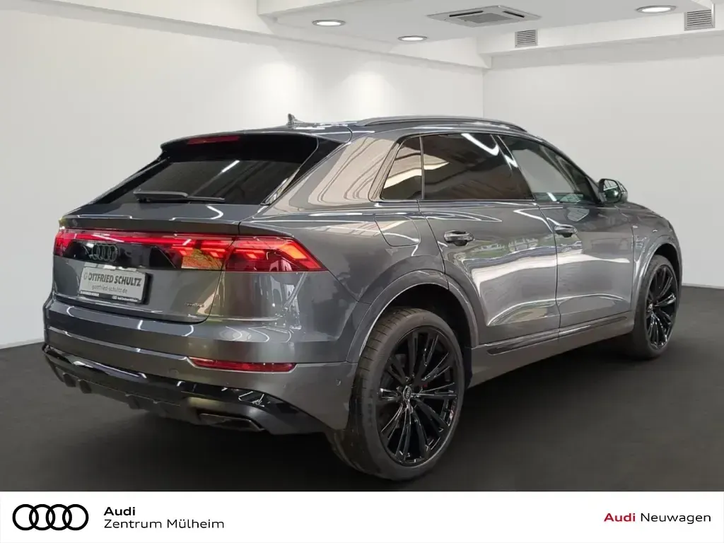 Neu Audi Q8 Business 394 PS (289 kW) 2026 Grau SUV