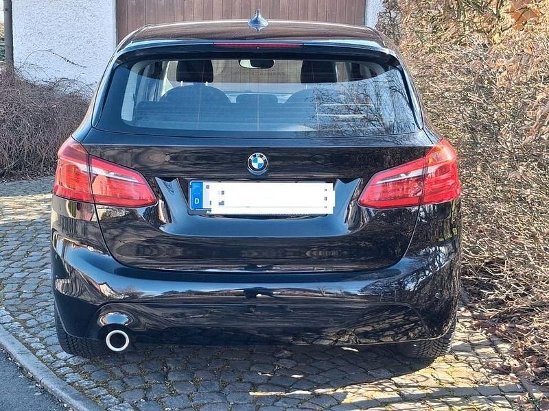 Gebraucht BMW 218 Active Tourer 140 PS (102 kW) 2018 Schwarz Van / Kleinbus
