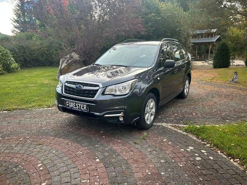 Grau (dark gray) Gebraucht 2018 Subaru Forester Active SUV | 10.900 € (Guter Preis) - Bild 1/4