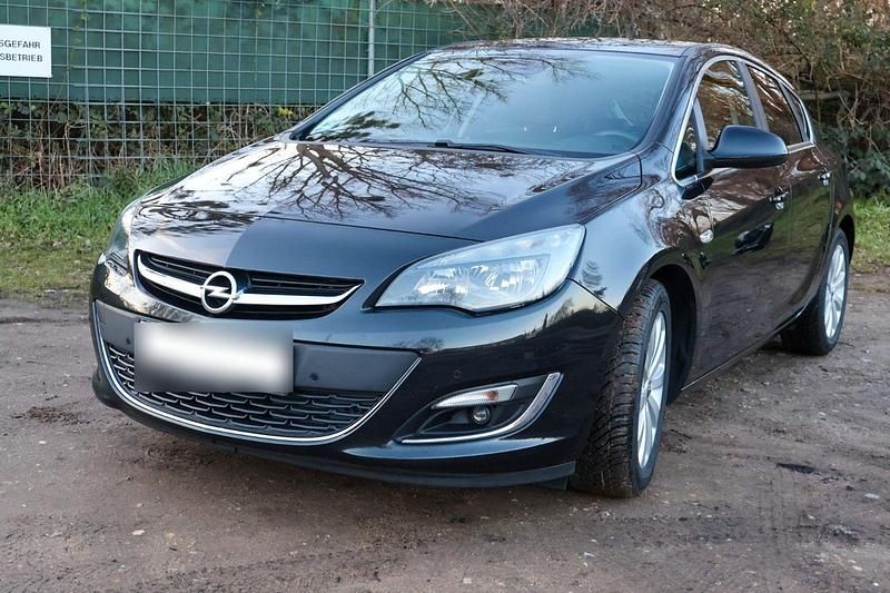 Gebraucht Opel Astra Edition 140 PS (102 kW) 2015 Schwarz Limousine