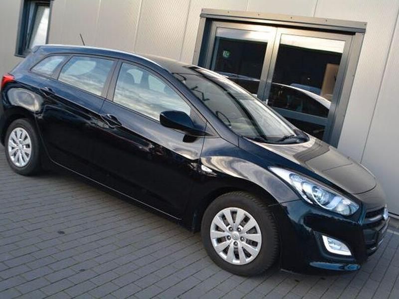 Gebraucht Hyundai i30 Classic 110 PS (80 kW) 2015 Schwarz Kombi