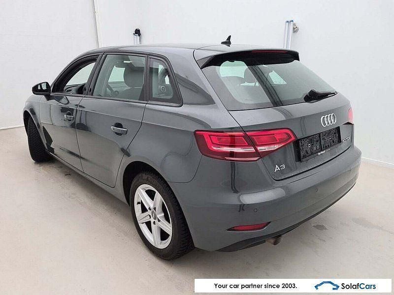 Gebraucht Audi A3 116 PS (85 kW) 2020 Grau Limousine