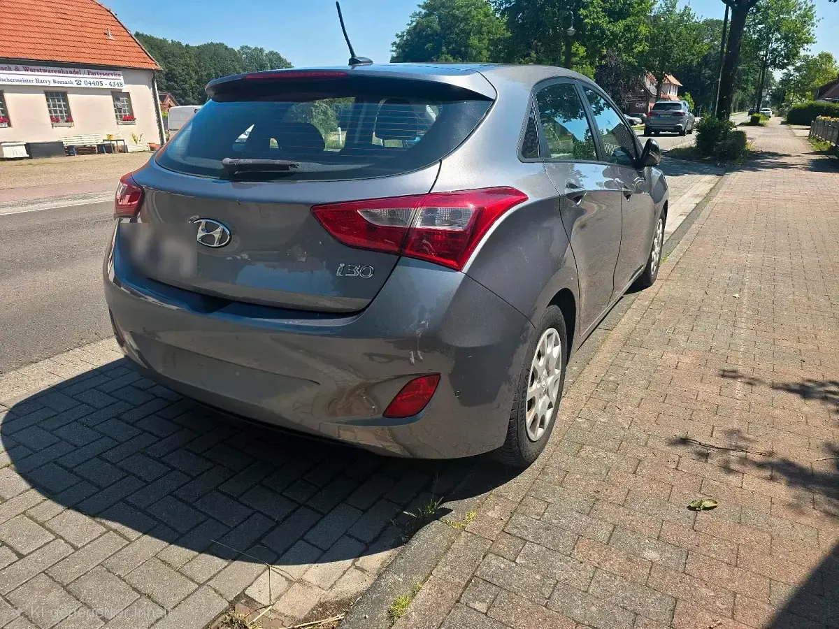 Gebraucht Hyundai i30 90 PS (66 kW) 2012 Grau Limousine