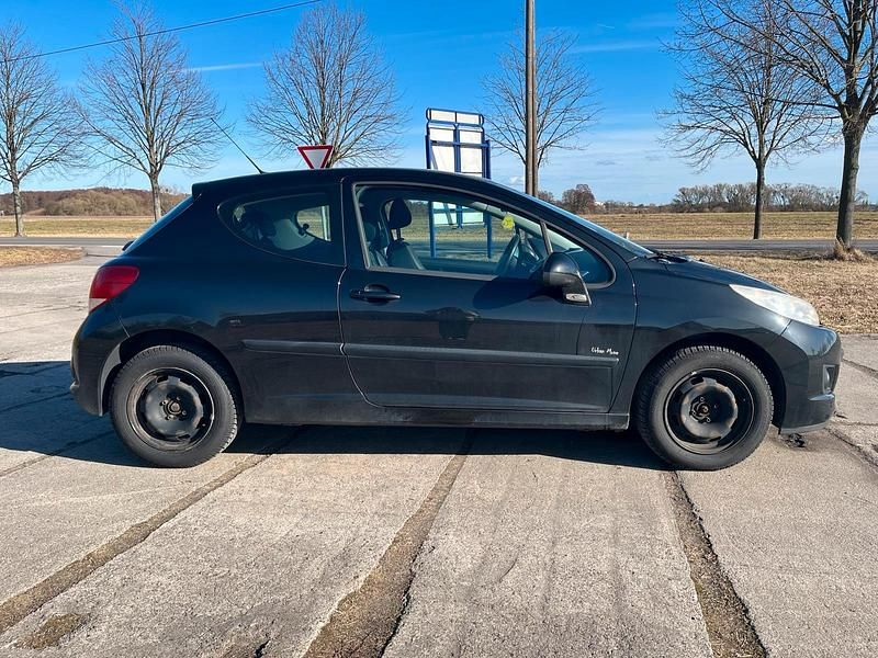 Gebraucht Peugeot 207 Urban Move 95 PS (69 kW) 2010 Schwarz Kleinwagen