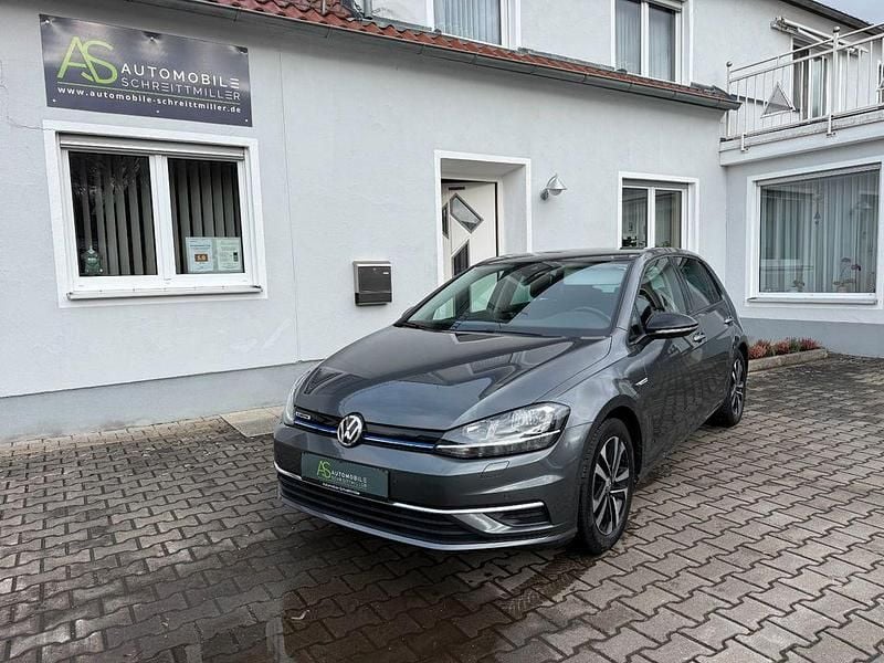 Gebraucht VW Golf VII IQ Drive 131 PS (96 kW) 2019 Grau Limousine