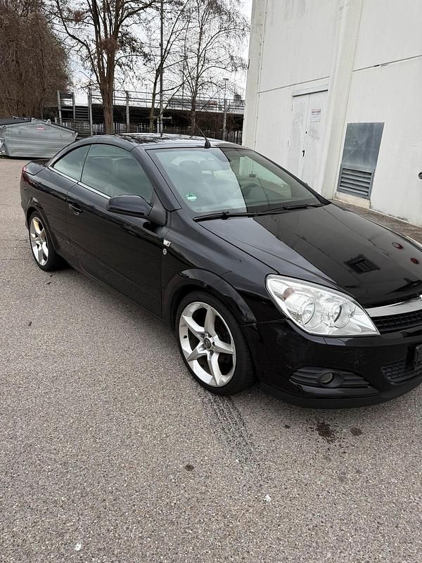 Gebraucht Opel Astra Cabriolet 140 PS (102 kW) 2007 Schwarz Cabrio