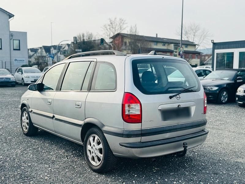 Gebraucht Opel Zafira 125 PS (91 kW) 2003 Silber Van / Kleinbus
