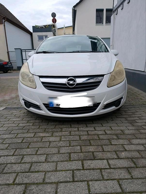 Weiß Gebraucht 2008 Opel Corsa Kleinwagen | 2.350 € (Etwas zu teuer) - Bild 1/4