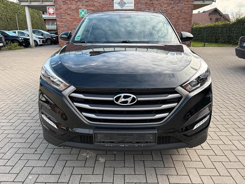 Gebraucht Hyundai Tucson 116 PS (85 kW) 2016 Schwarz SUV