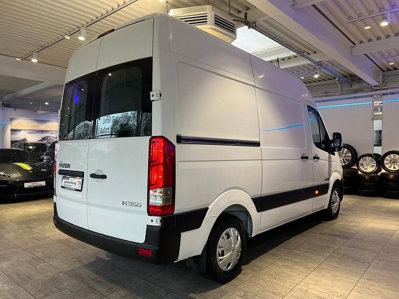 Gebraucht Hyundai H 350 150 PS (110 kW) 2016 Weiß Van