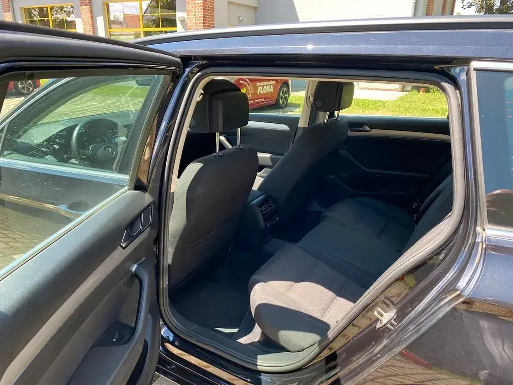 Gebraucht VW Passat Comfortline 150 PS (110 kW) 2017 Schwarz Kombi