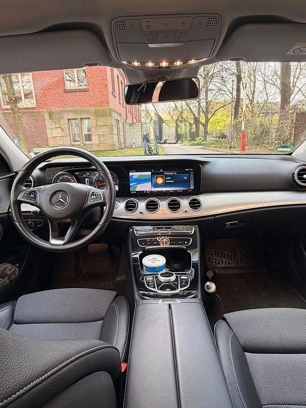 Gebraucht Mercedes E220 194 PS (142 kW) 2018 Kombi