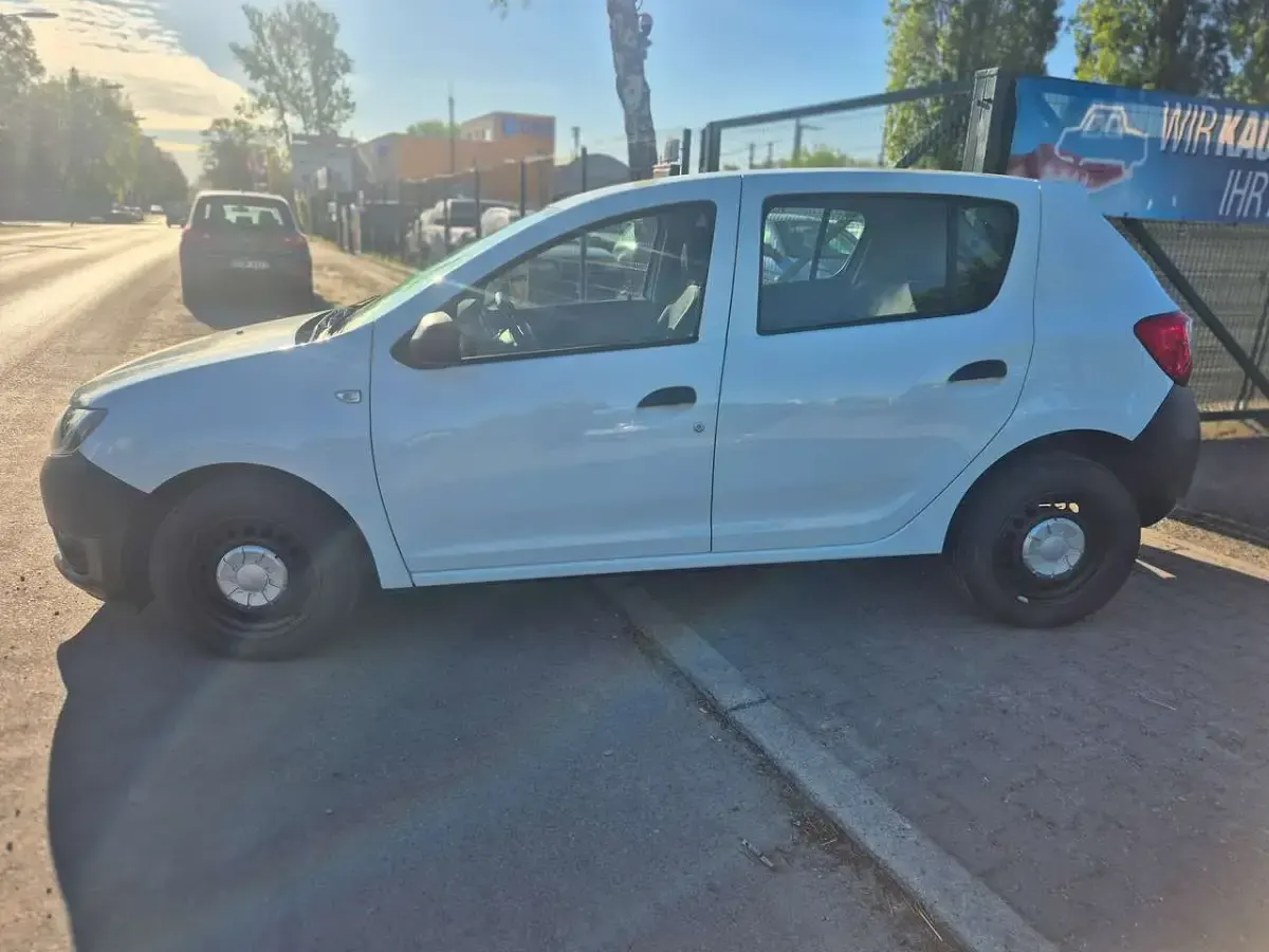 Gebraucht Dacia Sandero Essentiel 75 PS (55 kW) 2013 Gletscherweiss Kleinwagen