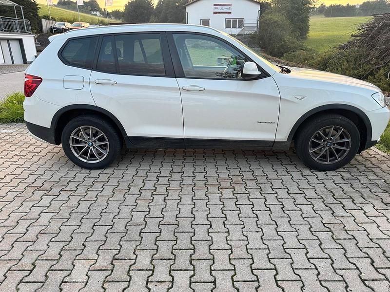 Gebraucht BMW X3 184 PS (135 kW) 2011 Weiß SUV