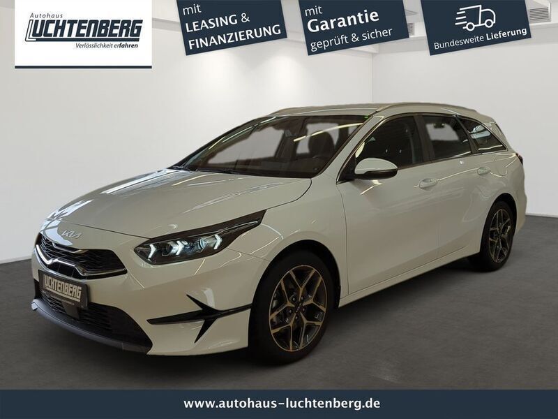 Weiß Gebraucht 2023 Kia Ceed Sportswagon Spirit Kombi | 22.490 € (Fairer Preis) - Bild 1/4