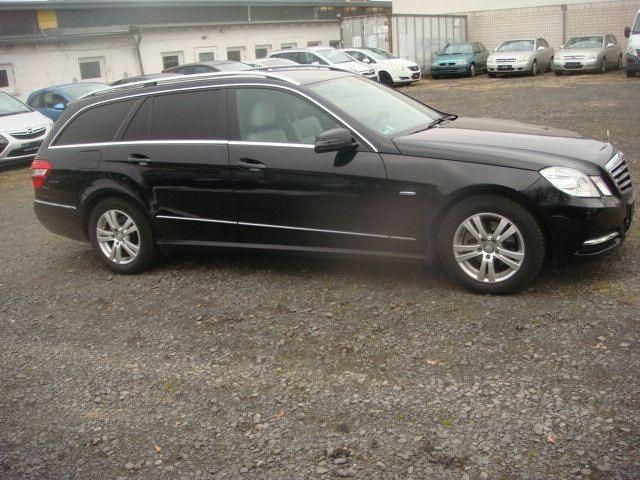 Gebraucht Mercedes E200 184 PS (135 kW) 2010 Schwarz Kombi