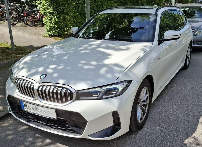 Weiß Gebraucht 2023 BMW 320 M Sport Kombi | 35.900 € (Fairer Preis) - Bild 1/4