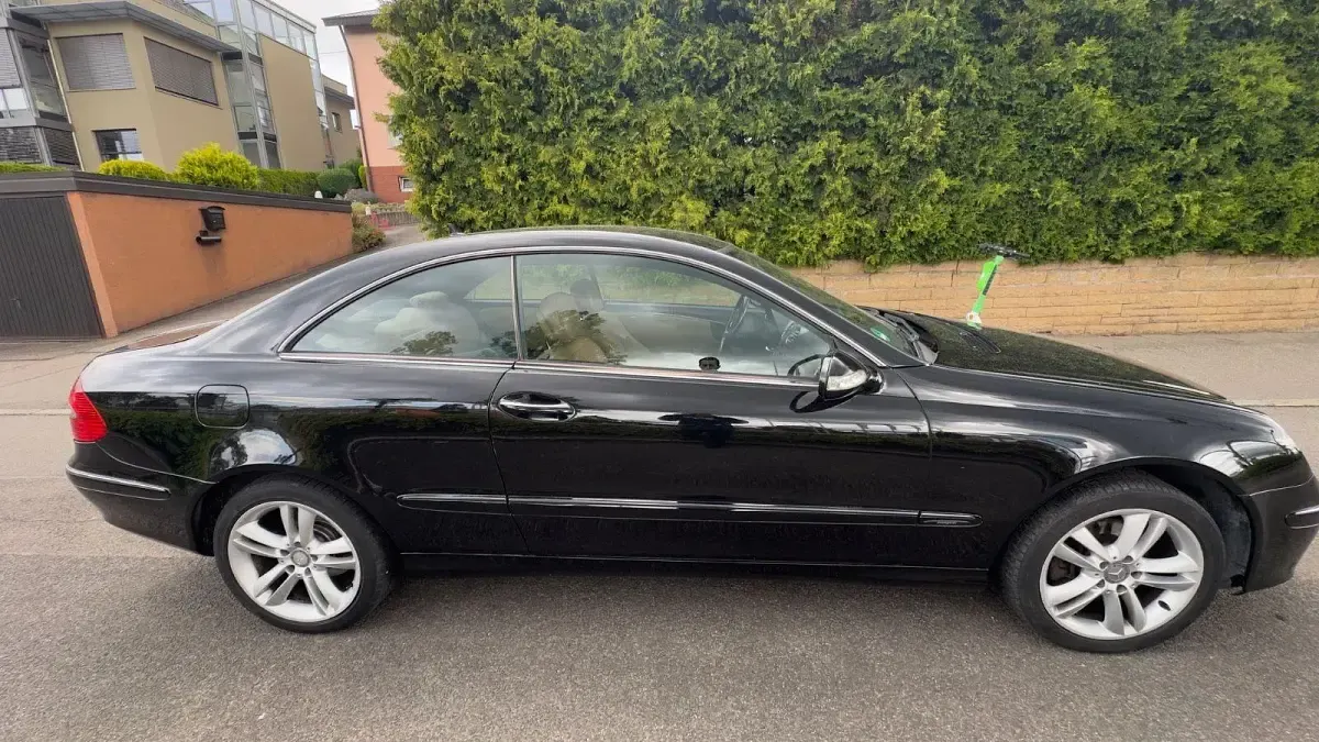 Gebraucht Mercedes CLK280 Avantgarde 231 PS (169 kW) 2007 Schwarz Coupé