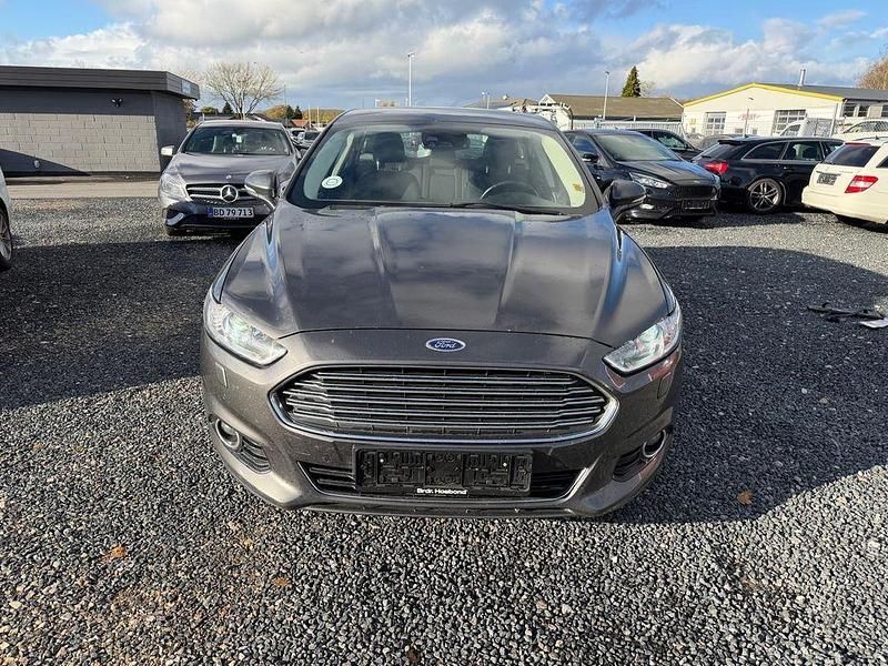 Gebraucht Ford Mondeo Titanium 179 PS (131 kW) 2017 Grau Limousine