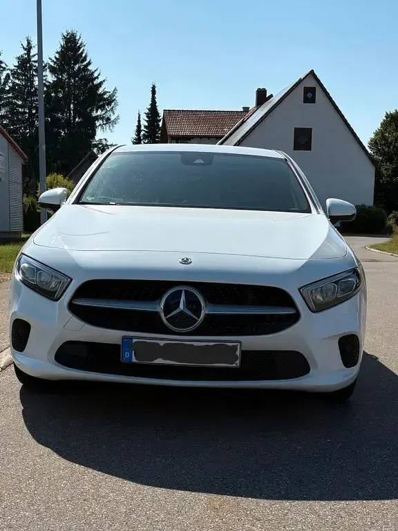 Gebraucht Mercedes A220 190 PS (139 kW) 2019 Weiß Limousine