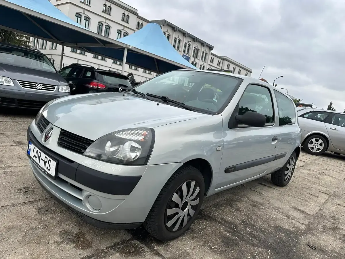 Gebraucht Renault Clio 74 PS (54 kW) 2004 Silber Kleinwagen