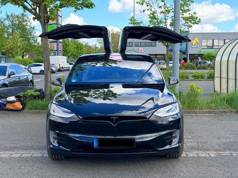 Second-hand Tesla Model X 386 kW (525 CP) 2017 Negru SUV