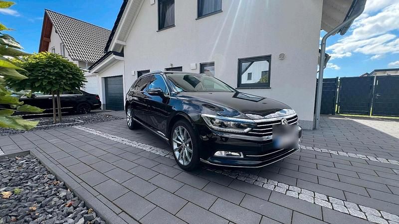 Schwarz Gebraucht 2016 VW Passat Kombi | 17.199 € (Teuer) - Bild 1/4