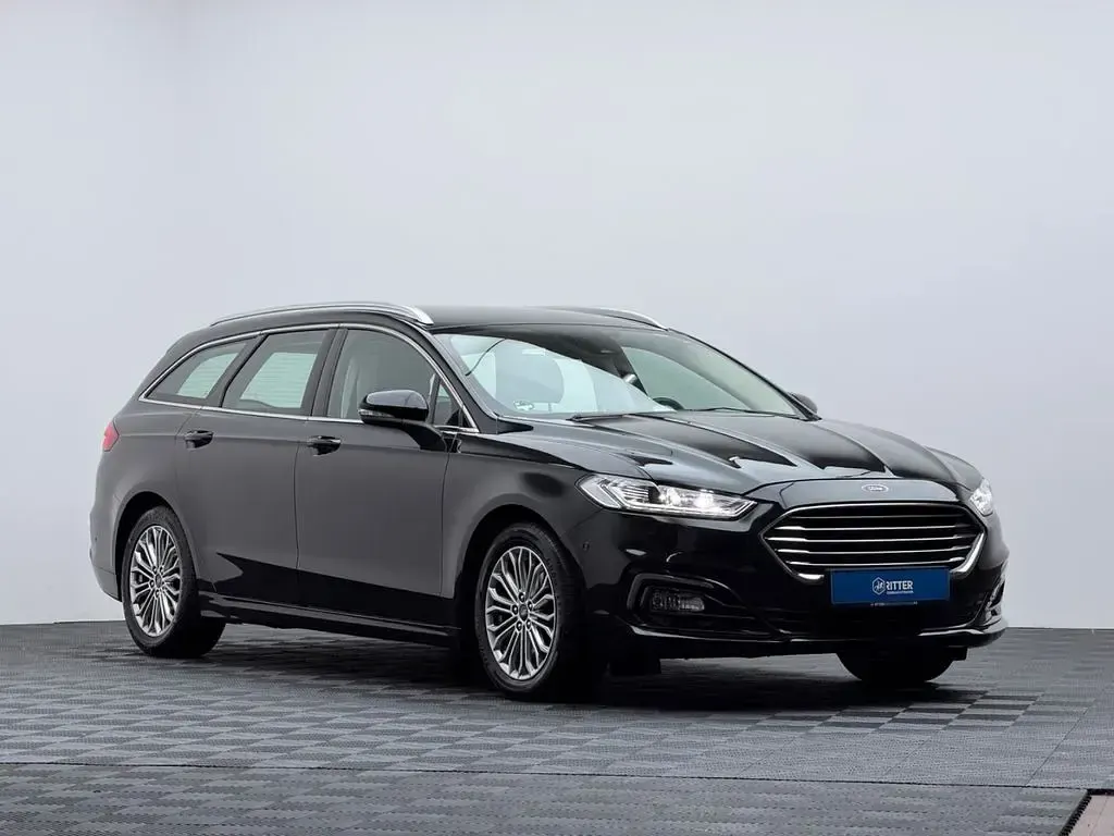 Gebraucht Ford Mondeo Titanium 150 PS (110 kW) 2022 Schwarz Limousine
