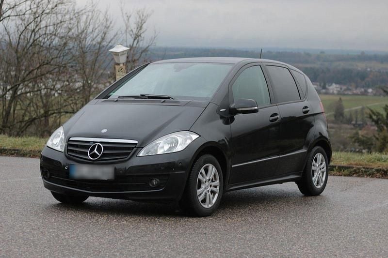 Gebraucht Mercedes A160 Avantgarde 95 PS (69 kW) 2010 Schwarz Kleinwagen