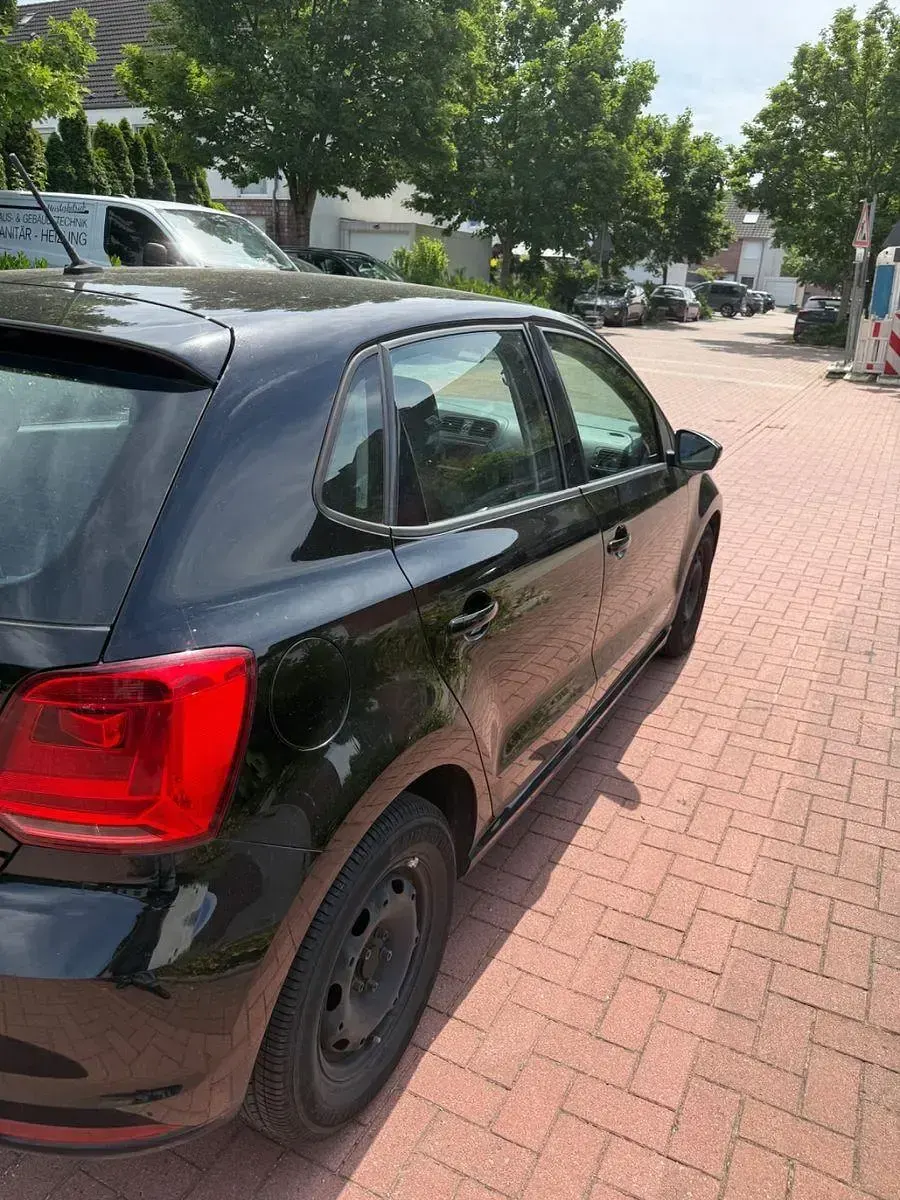 Gebraucht VW Polo Comfortline 60 PS (44 kW) 2014 Schwarz Limousine